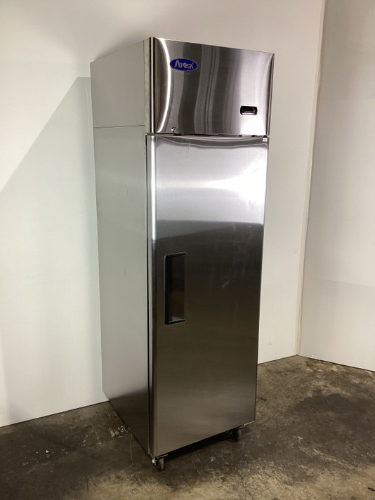 Atosa YBF9207GR Upright Freezer