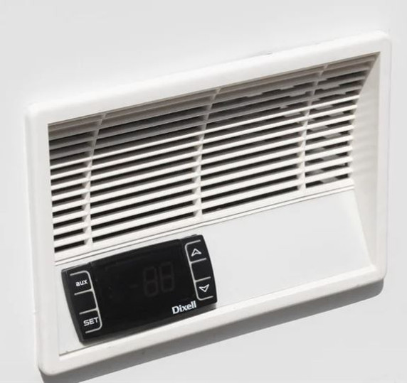 Polar GP897-A G-Series Chest Freezer with Stainless Steel Lid 378Ltr