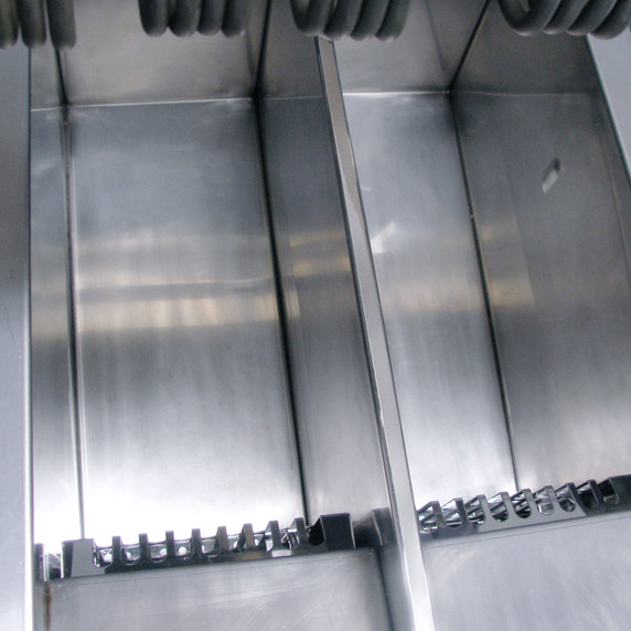 AF822 Austheat Freestanding Twin Pan 3 Phase Electric Deep Fryer 2 x 14 Ltr AF822 Austheat Freestanding Twin Pan 3 Phase Electric Deep Fryer 2 x 14 Ltr