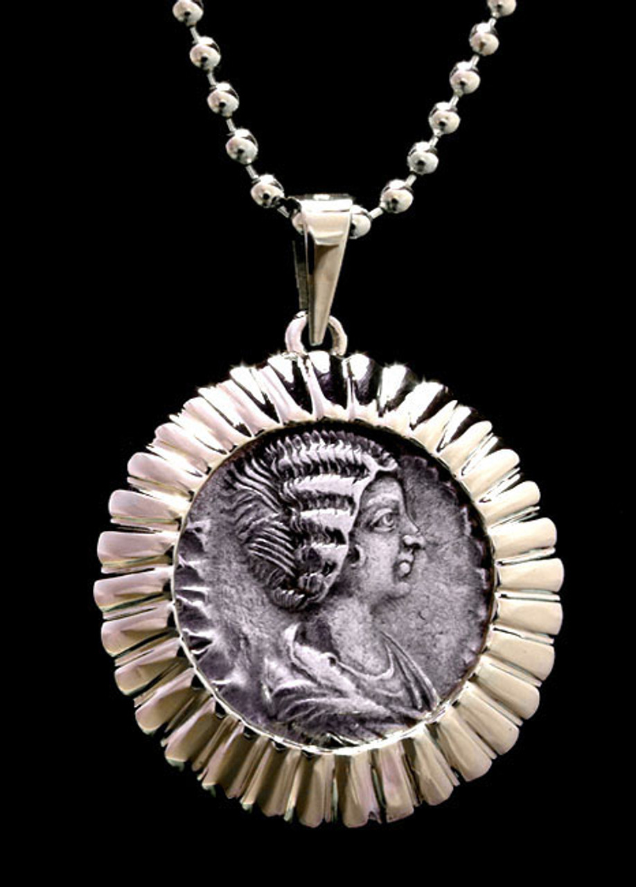 ROMAN EMPRESS DENARIUS COIN PENDANT OF JULIAN DOMNA WITH VESTA IN RADIATING GOLD SETTING  *CPR204