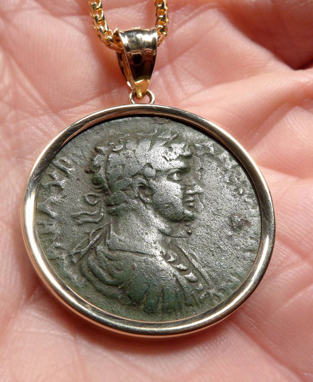 LARGE STUNNING GREEN ANCIENT IMPERIAL ROMAN COIN PENDANT OF EMPEROR CARACALLA IN 14KT GOLD  *CPR247