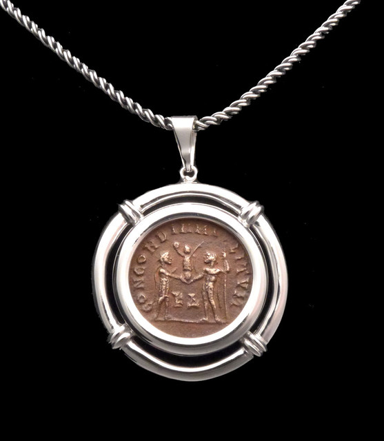 ARMY COIN PENDANT ANCIENT ROMAN SOLDIER MILITARY PENDANT