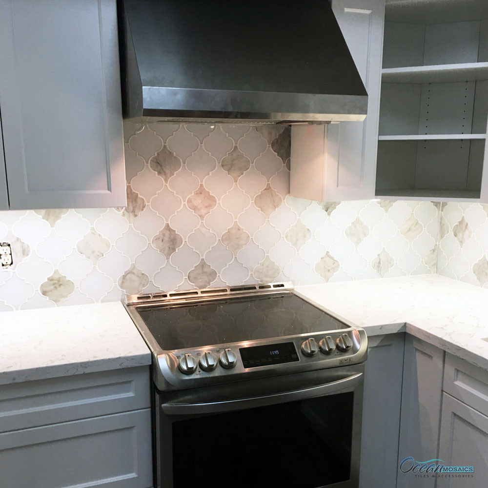 Clover Arabesque Blanco Mosaic Glass Tile