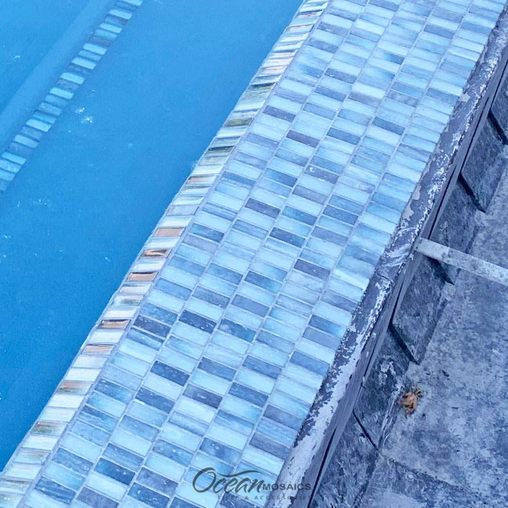 Extant Emerald 1x2 Pool Mosaic Glass Tile