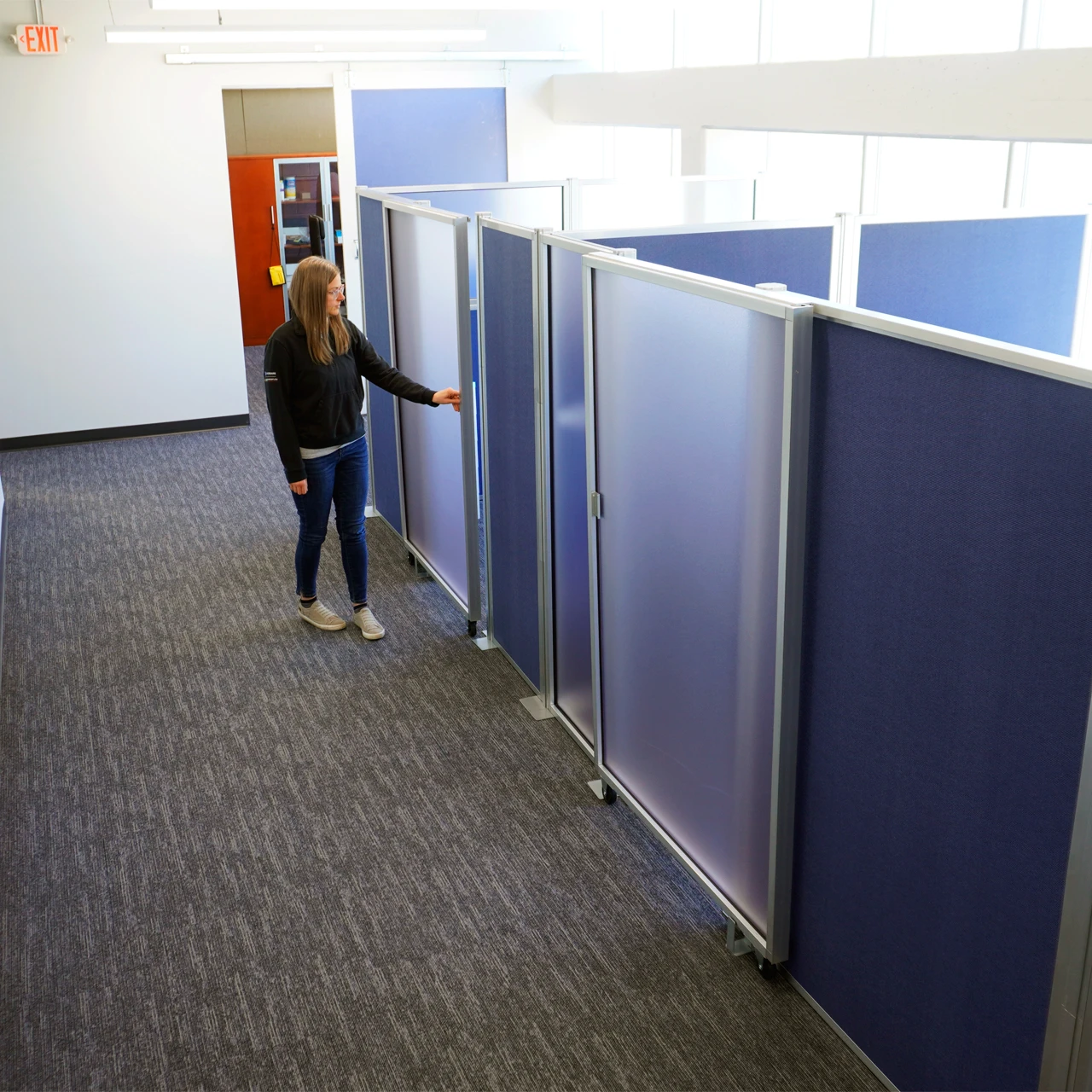 Hush Panel Cubicle Kit With Door