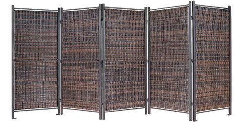 The 10' wide folding wicker partition comes in 5 panels. The 10' wide folding wicker partition comes in 5 panels.