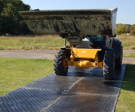 EverRoad 4ft x 8ft Ground Protection Mats provide access over soft surfaces for vehicles and equipment and are designed to protect the sub-surface against damage.