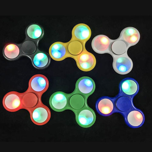 LED TRI-SPINNER WITH SWITCH LIGHTS LED TRI-SPINNER WITH SWITCH LIGHTS