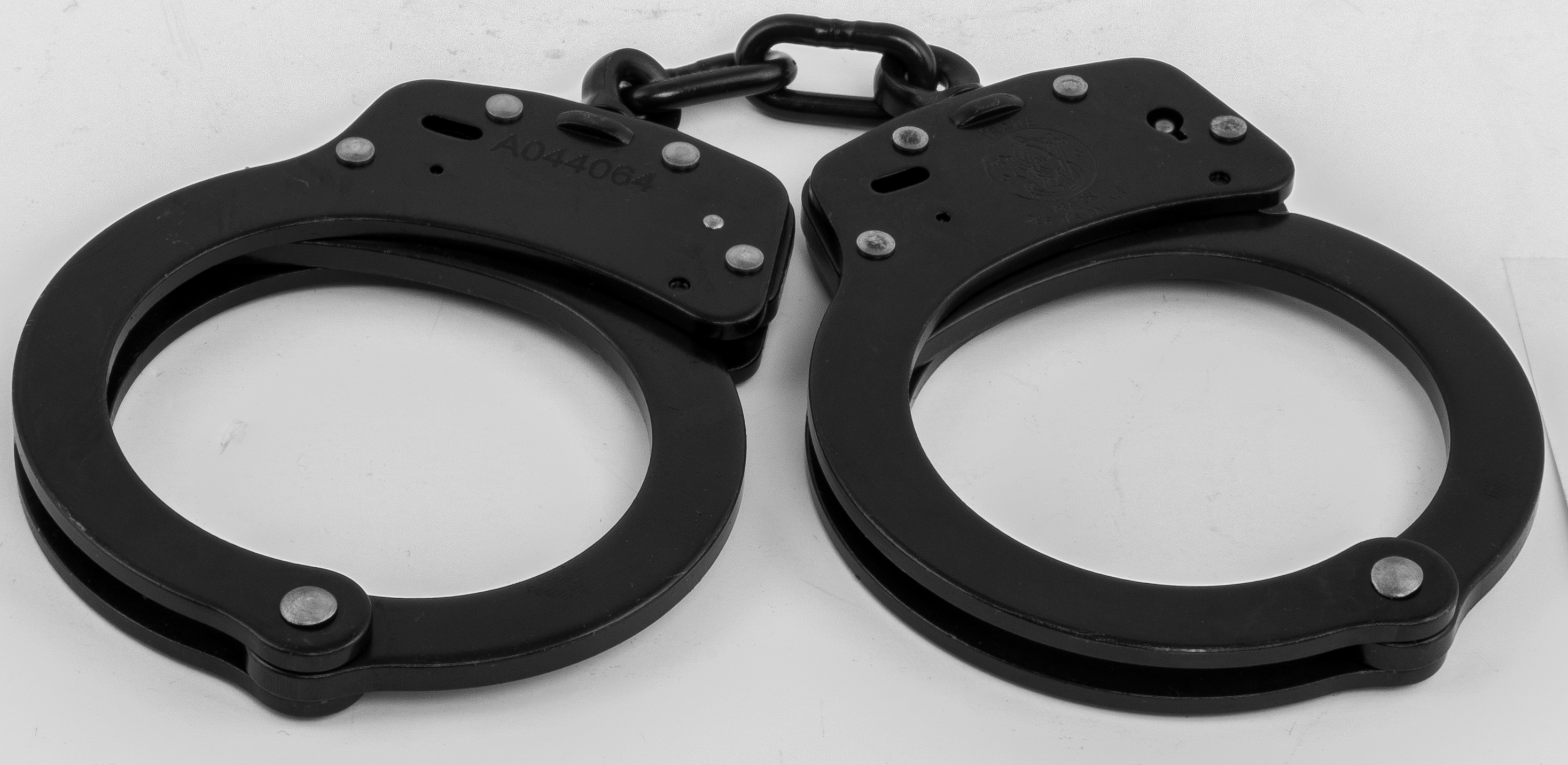 Smith & Wesson 350101 100 Handcuffs Handcuff Blued Sw Handcuffs Model 100 Blue