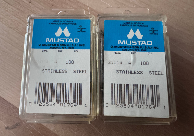 Mustad Stainless Trot Line Hook 200ct Size 4 2 packs DEMO/USED