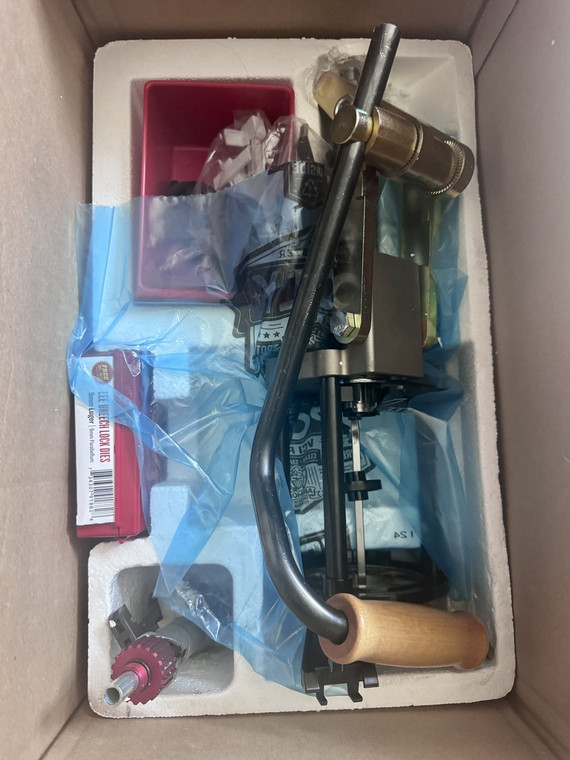 Lee Ultimate Turret Press Kit 6 Station 9mm Luger