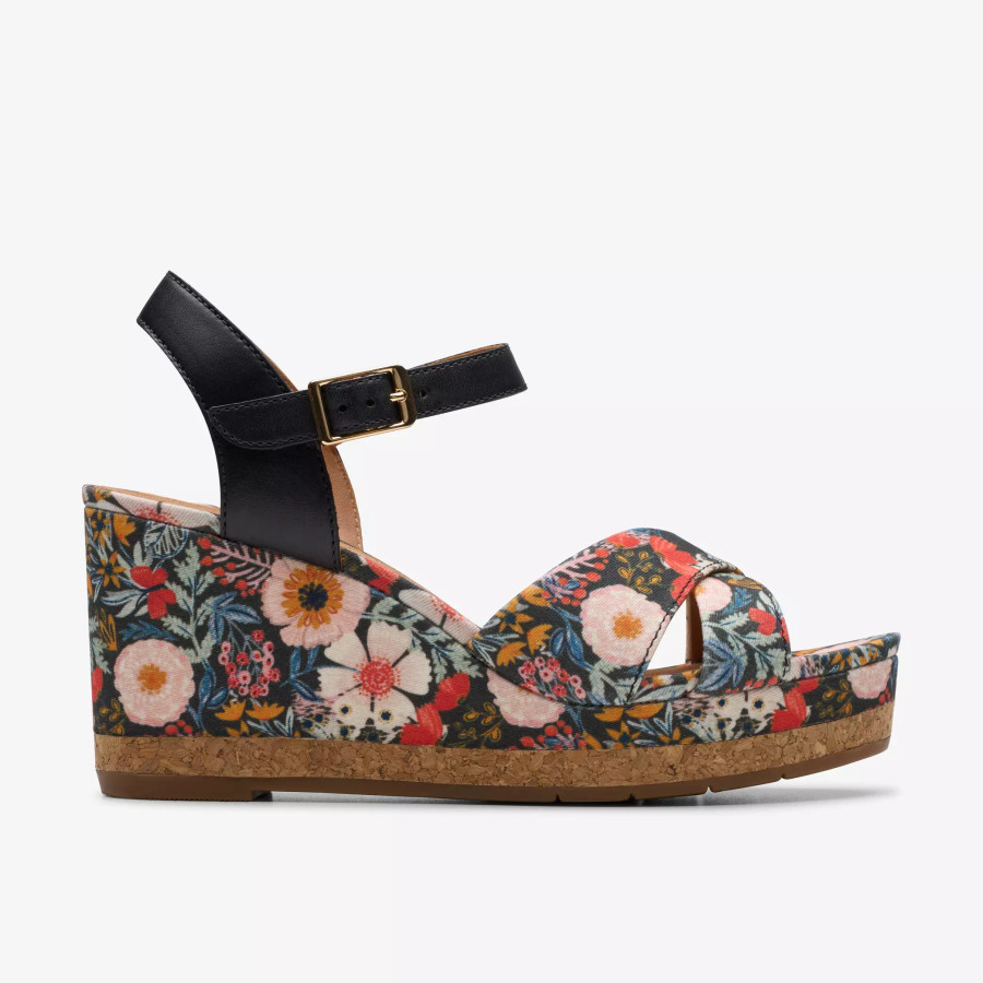 CHICLY FLORAL WEDGE SANDAL BLACK PRINT 26184535