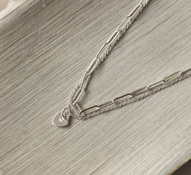 PAPER CLIP HEART NECKLACE SILVER