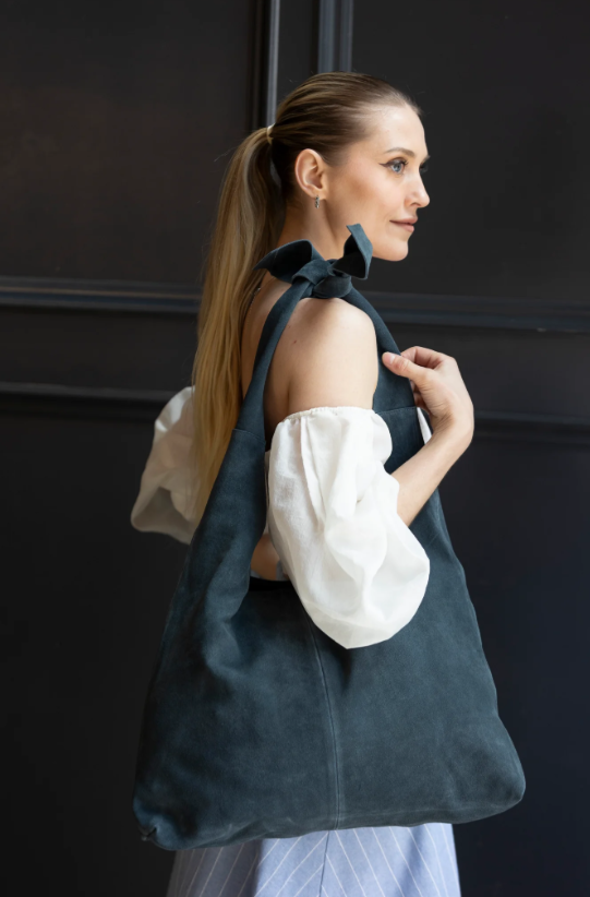 KNOT TOTE SUEDE(KNOTS)