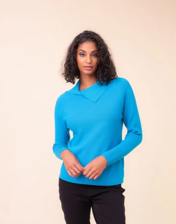 SPLIT NECK SOFT SOLID SWEATER A48057