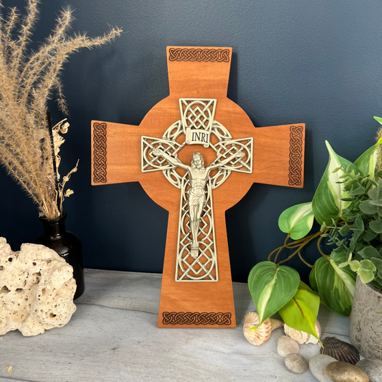 12" CELTIC LE CEDAR WALL CROSS W/SE CRUCIFIX, BOXE