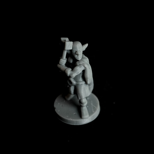 Deep Gnome Barbarian with Warhammer