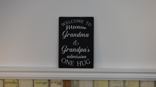 Grandma & Grandpa Hug Flat Sign (Aged)