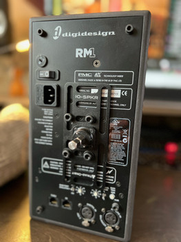 Triad-Orbit IO-SPKR Universal Speaker Plate