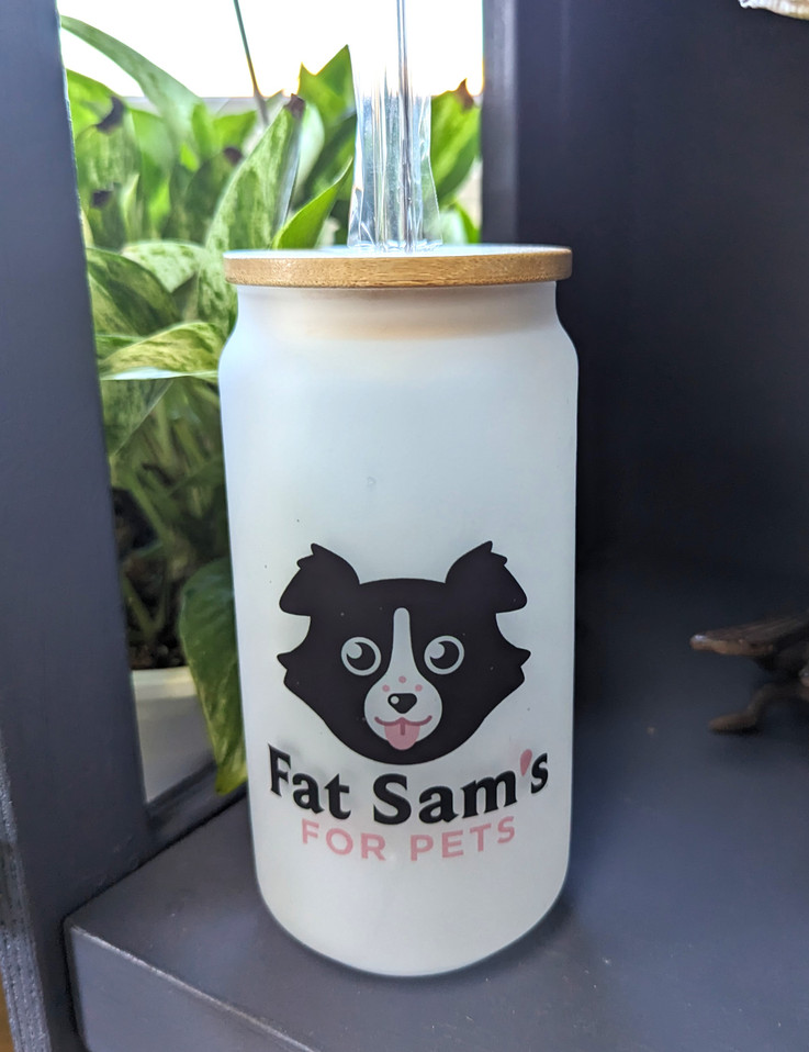 So cute - Fat Sam's for Pets 18 oz frosted glass tumbler. Includes bamboo lid and clear glass straw.