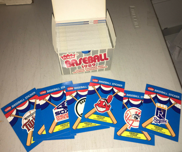 Fleer-Baseball-1985 & 1989-LOT of 2 LOGOS STICKERS & UPDATED TRADING CARDS Nice 