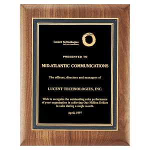 American Walnut Plaque with Florentine Border Textured Black Plate - P3150 American Walnut Plaque with Florentine Border Textured Black Plate - P3150