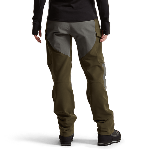 {"colorName":"Deep Lichen","colorCode":"DLI","number":"03","isModel":false}