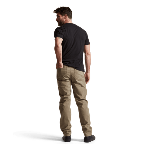 {"colorName":"Boa","colorCode":"BOA","number":"08","isModel":false}