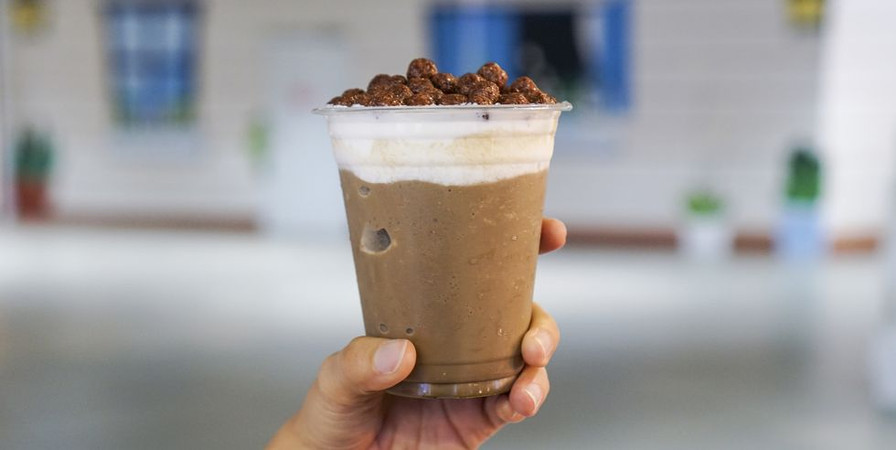 Keto-Friendly, Low-Carb Starbucks Drinks And Snacks To Make Your Coffee Order *Way* Easier Keto-Friendly, Low-Carb Starbucks Drinks And Snacks To Make Your Coffee Order *Way* Easier