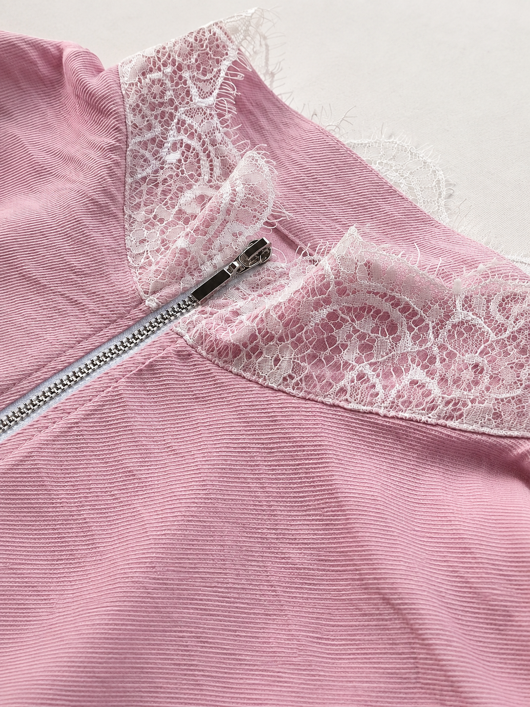 Chantilly Lace Collar