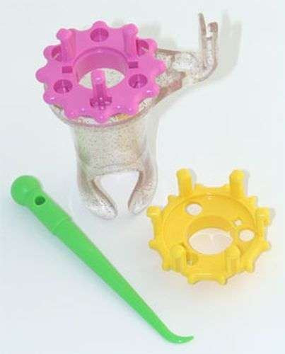 Clover Pom-Pom Makers Large - 2 Sizes: 2.5 Inch & 3.375 Inch, 2-Piece Pack