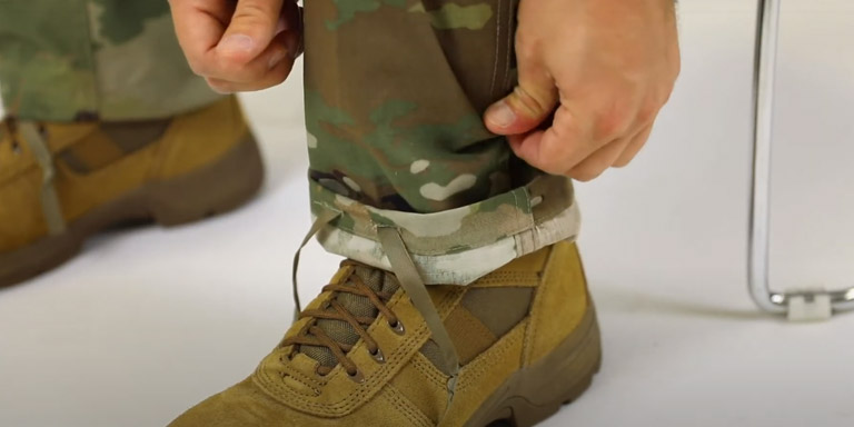 How To Blouse Your Military Boots Step 03