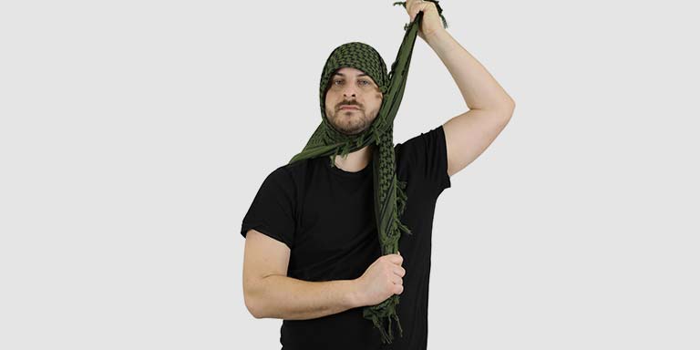 How To Tie A Shemagh Step 03