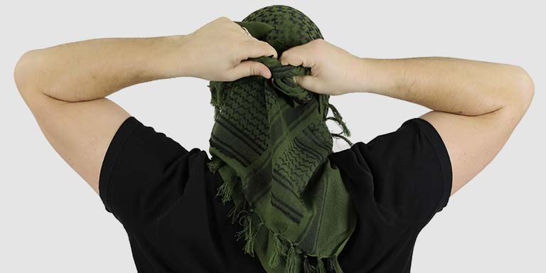 How To Tie A Shemagh Step 05