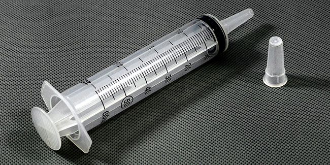 Irrigation Syringe