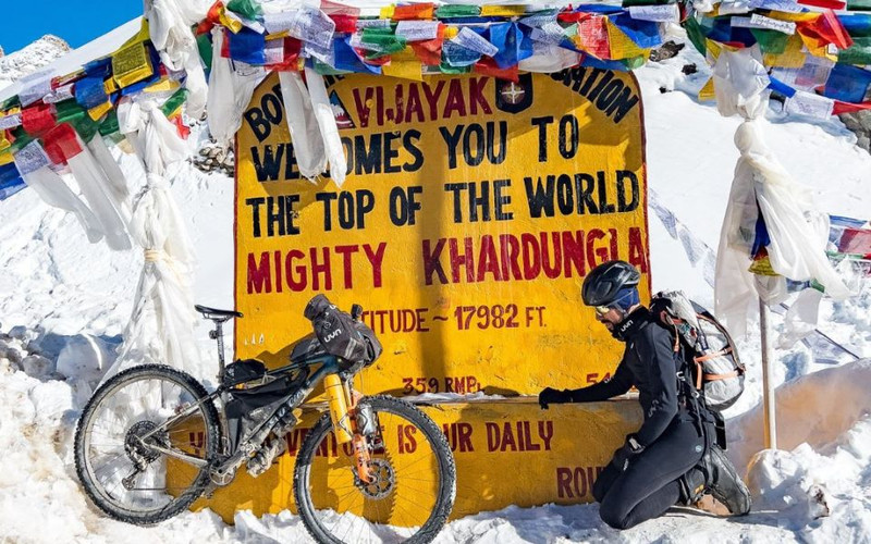 Alone in Ladakh. An interview with Omar Di Felice.