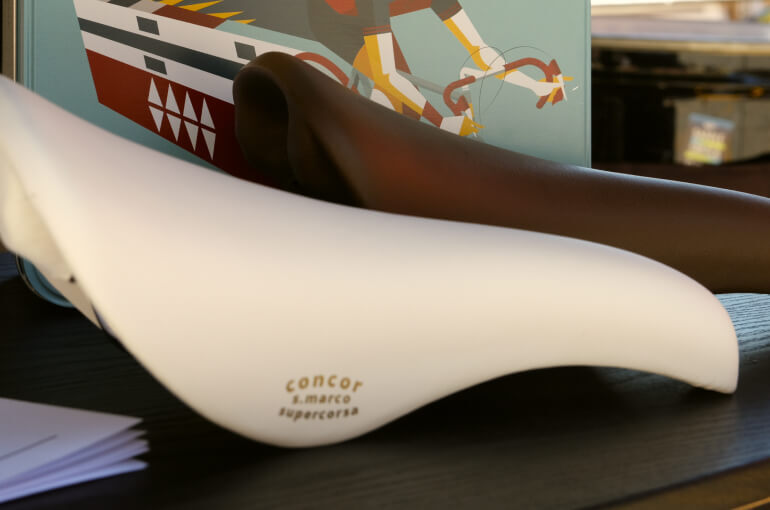 Heritage colored saddle