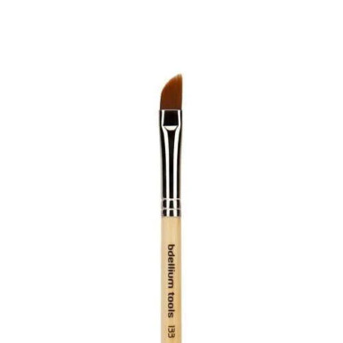 Bdellium Tools FX Small Dagger Brush 133 (close up). Sold by Norcostco.