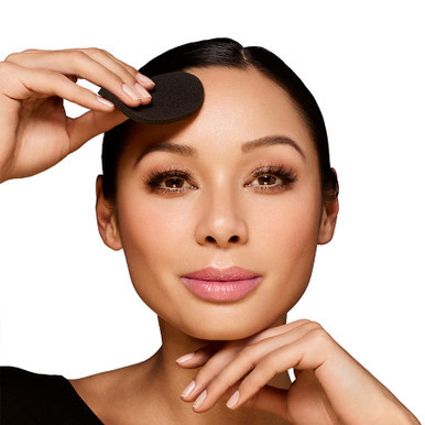 beautyblender blotterazzi pro, use example. Sold by Norcostco.