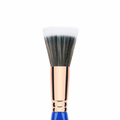 Bdellium Tools Golden Triangle Duo Fibre Finishing Brush 955  (close up). Sold by Norcostco.