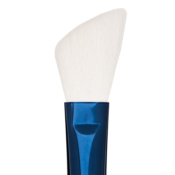Blue Master Contoured Blusher Brush