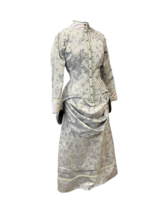 Arms and the Man Costume Plot