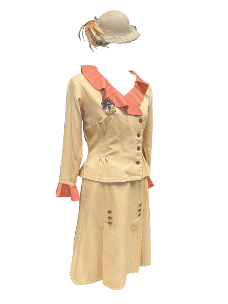 She Loves Me Costume Plot