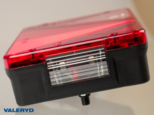 Tail light Ajba Left 189x135x51 with no. plate light, fog light, reversing light. Bayonet conn.  [3010402]