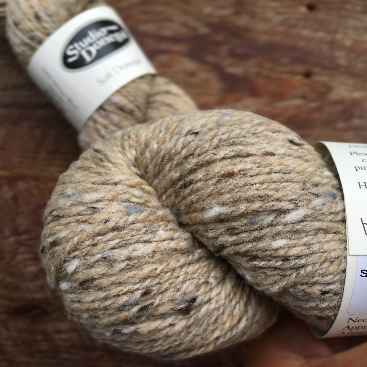 Studio Donegal 『Tweed Muffler』 Studio Donegal Soft Donegal Tweed - DK Merino Wool Yarn