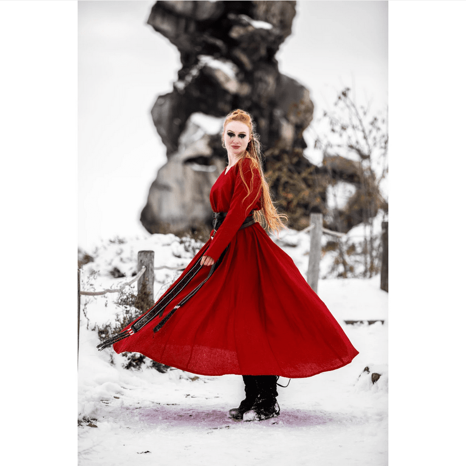 authentic Viking dress, a loving tribute to the fascinating fashion of the Viking Age. authentic Viking dress, a loving tribute to the fascinating fashion of the Viking Age.