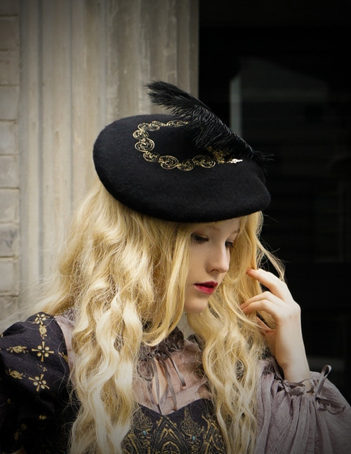 Medieval Borgia Wool Beret