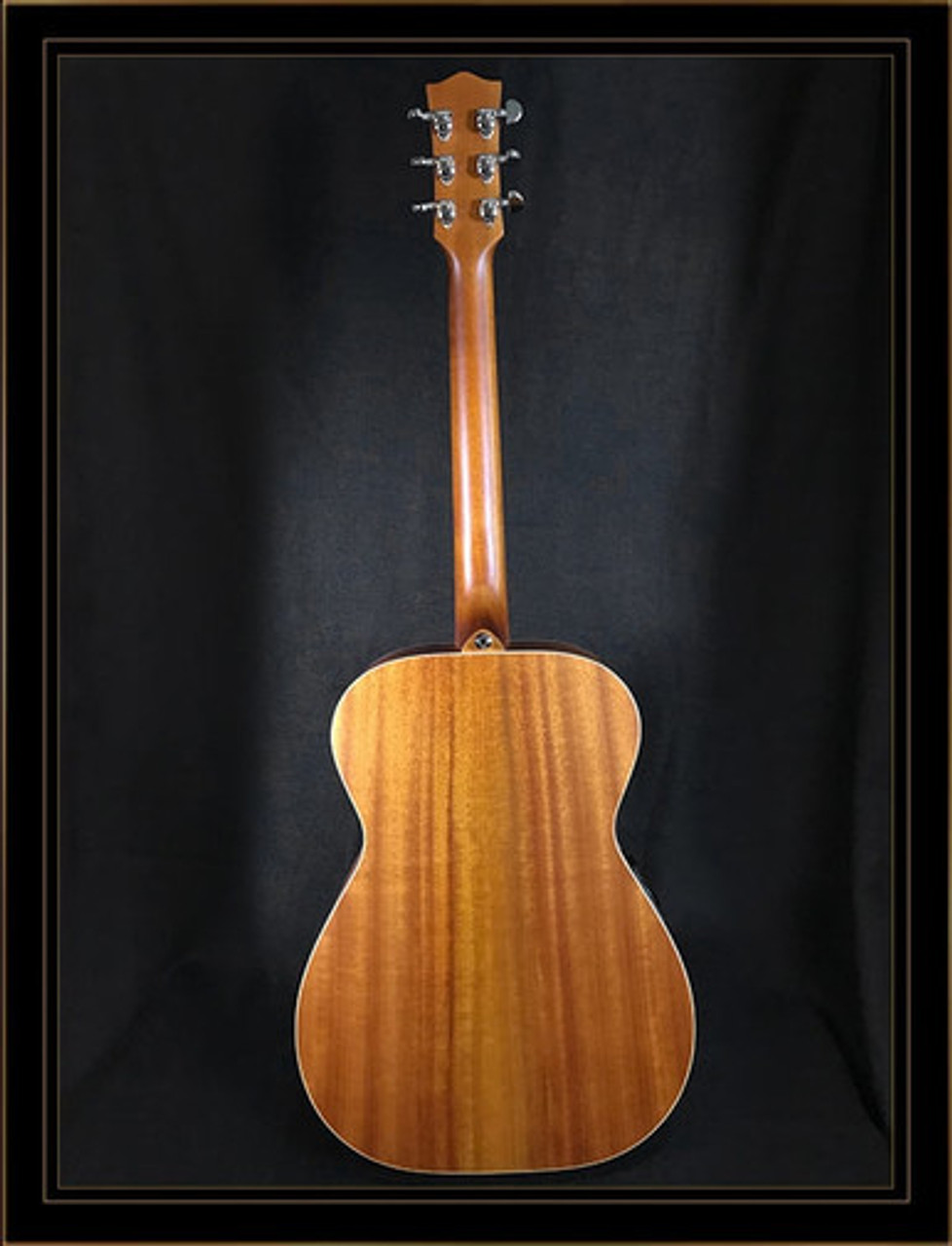 Maton EBG808TE Tommy Emmanuel Signature Model