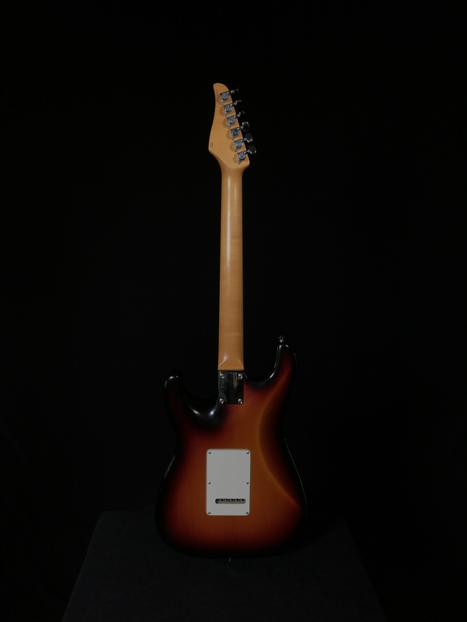 Suhr Classic S Antique in 3-Tone Sunburst with SSS Pickup Configuration and Maple Fretboard