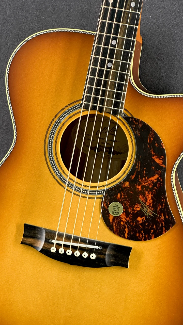 Maton EBG808C Nashville